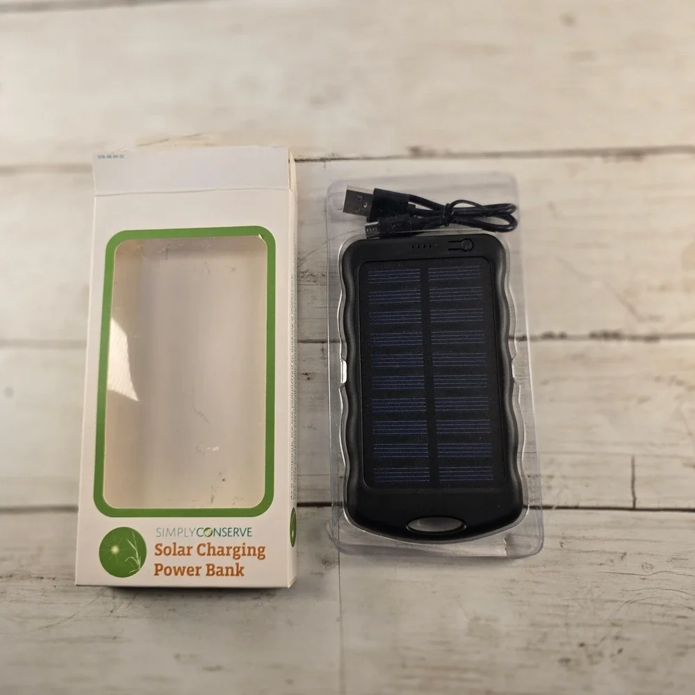 NEW Simply Conserve Solar Charging Power Bank 4000mAh Portable Charger Black